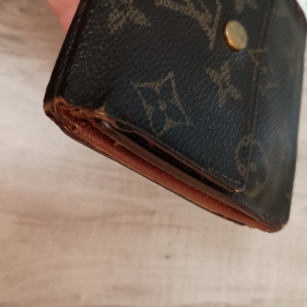 Authentic Louis Vuitton Monogram Elise Wallet